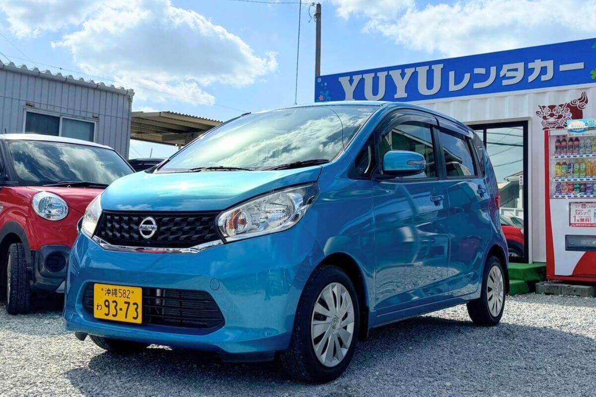 沖縄レンタカーYUYUの人気軽自動車レンタカー日産デイズ