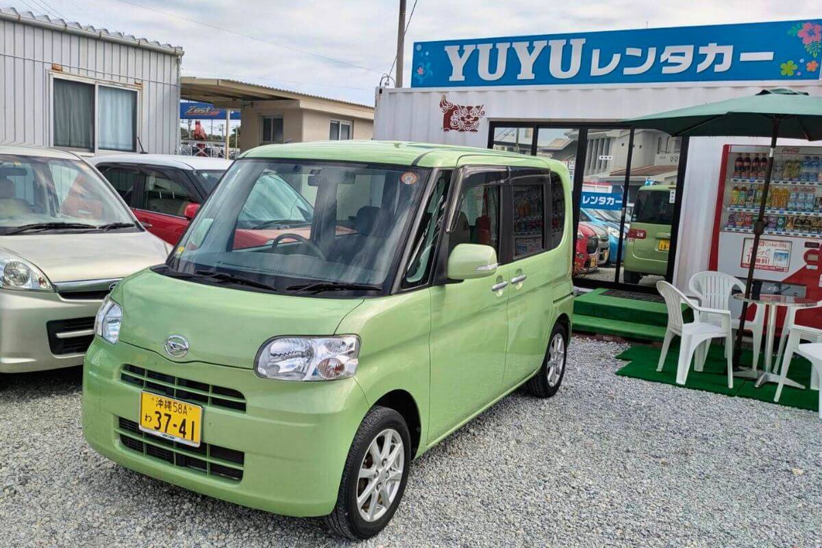 沖縄レンタカーYUYUおすすめ沖縄観光に便利な格安軽自動車レンタカーDAIHATSUタント