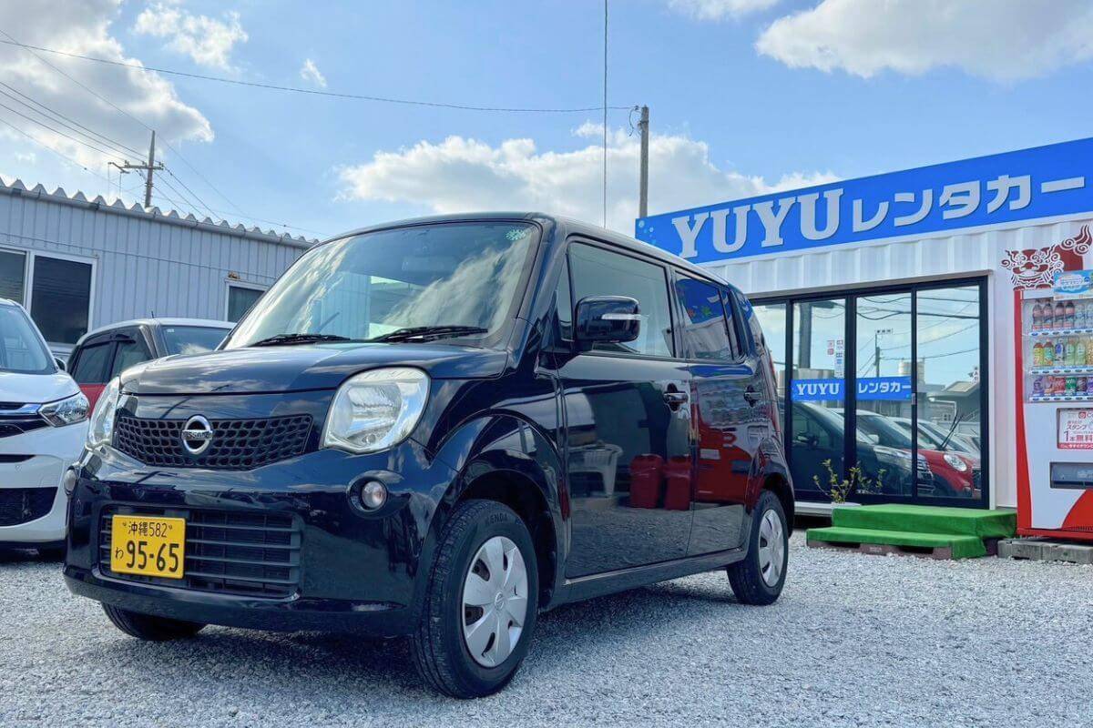 沖縄レンタカーYUYUの人気軽自動車レンタカー日産モコ