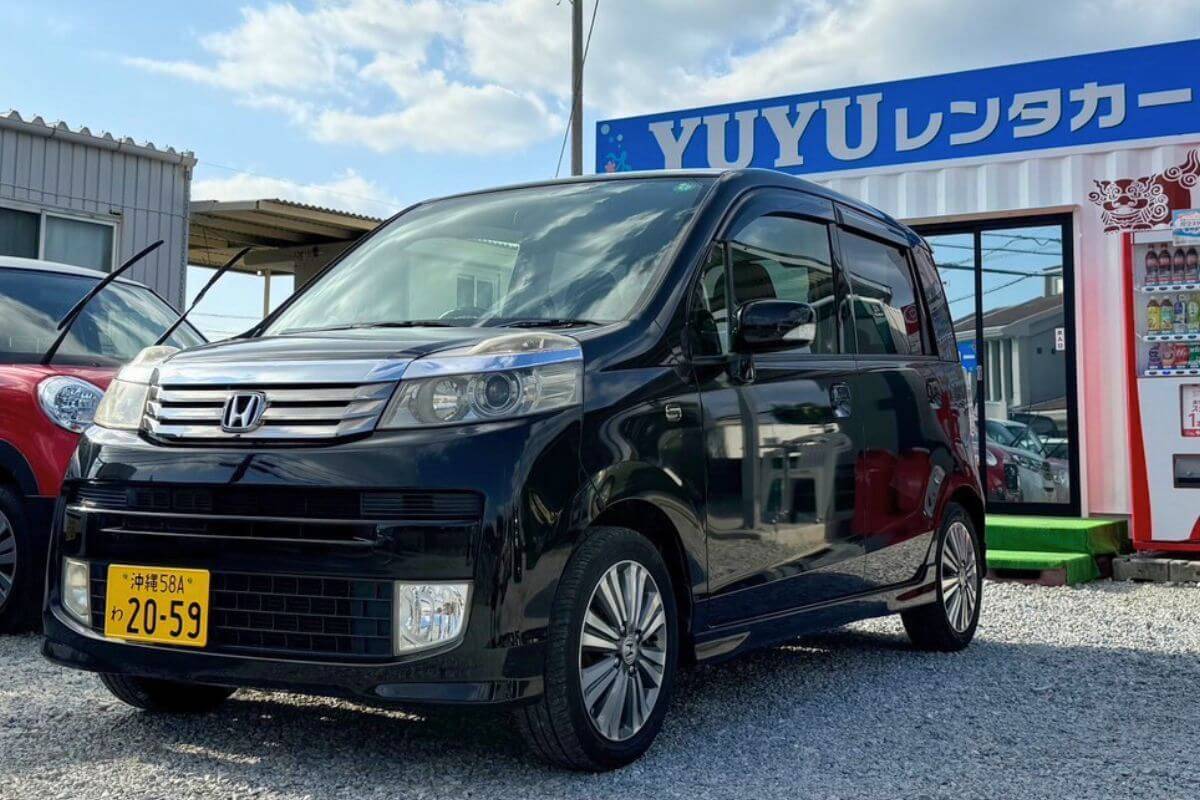 沖縄レンタカーYUYUの人気軽自動車レンタカーHONDALIFE